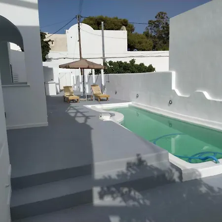 Hotel Rings Perissa (Santorini)